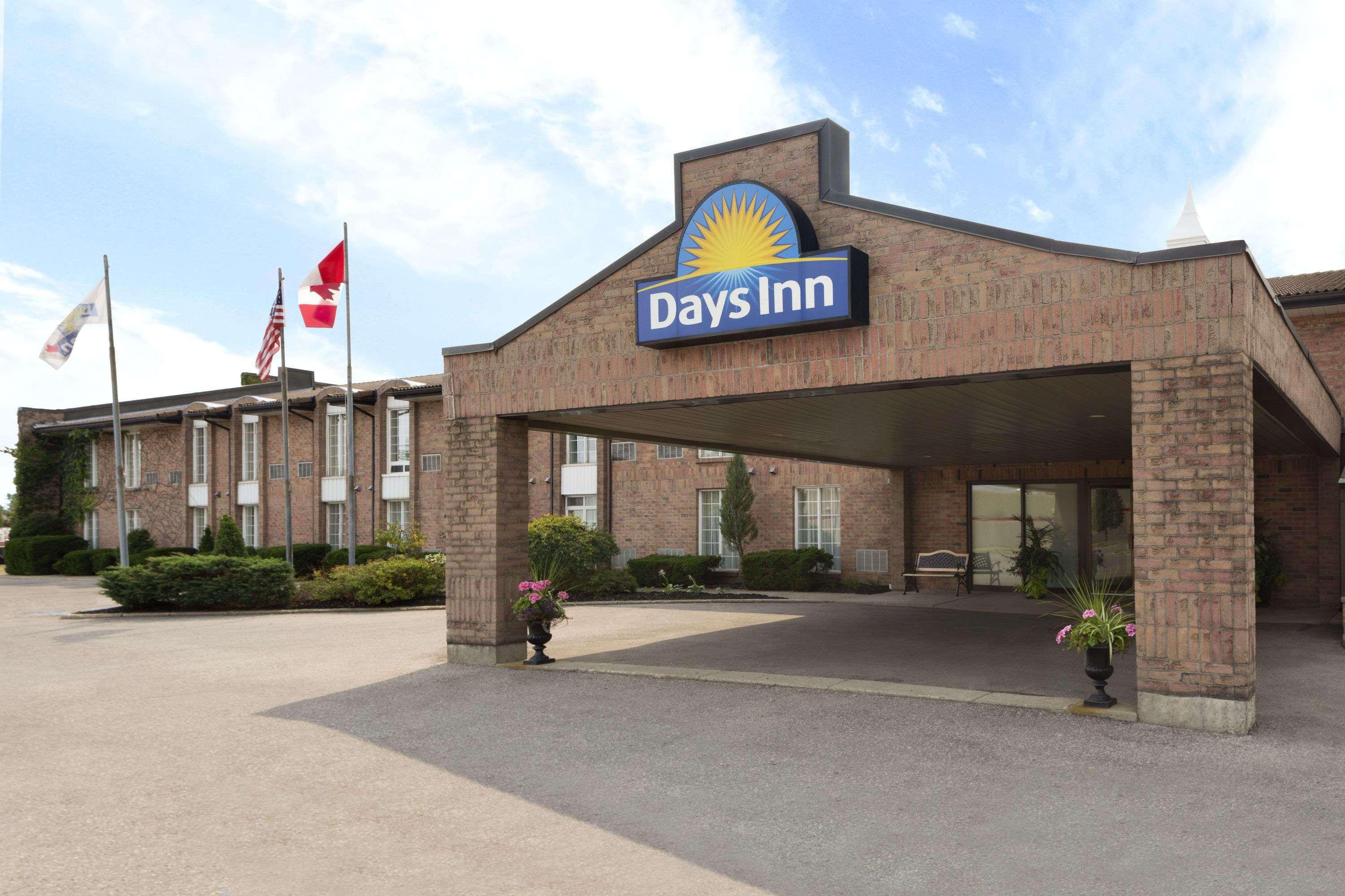 Days Inn By Wyndham Брантфорд Экстерьер фото